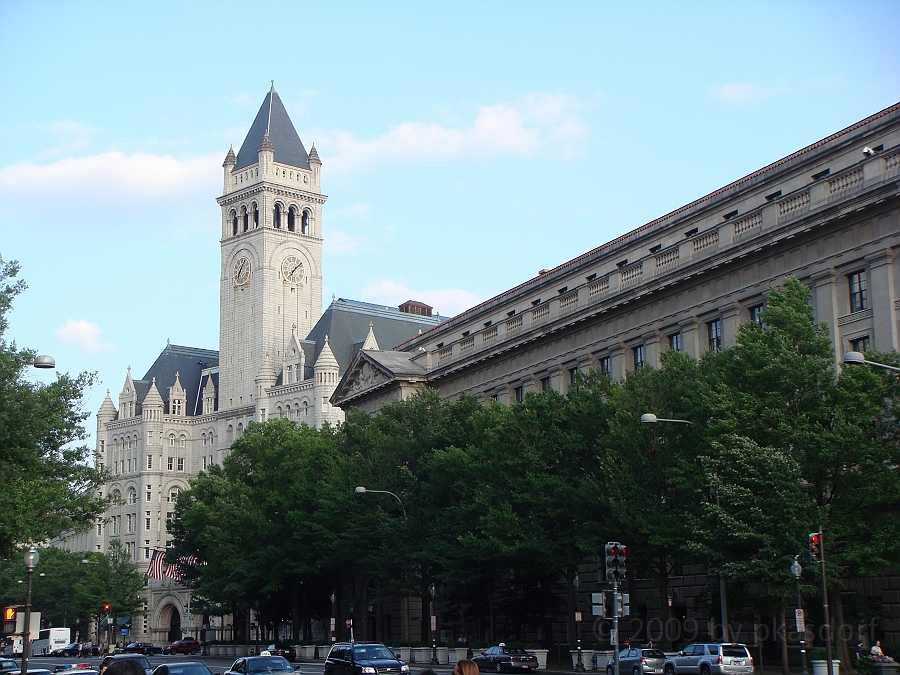 Washington DC [2009 July 03] 153.JPG - Scenes from The Old Post Office Pavilion